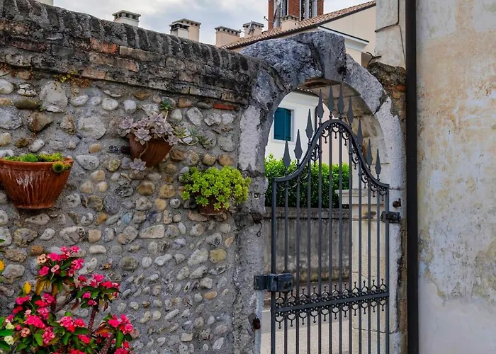 Borgo Botol Lägenhet